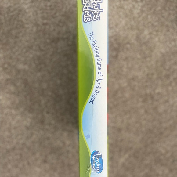 ⭐️Hasbro⭐️Chutes and Ladders Board Game - Picture 4 of 4